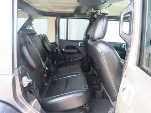 Used 2021 Jeep Wrangler Unlimited Sahara AWD/4WD image 26