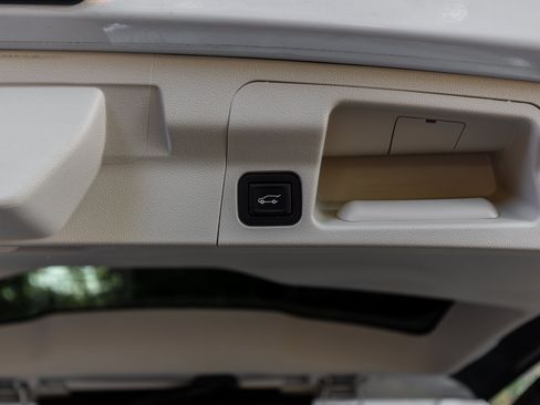 Used 2021 GMC Acadia Denali w/ Denali Technology Package FWD image 68