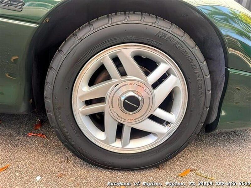 Used 1995 Chevrolet Camaro Z28 RWD image 19