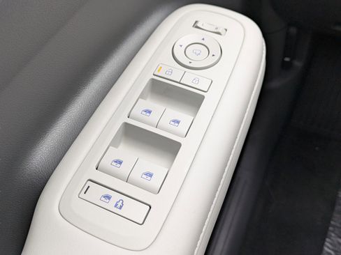 Used 2025 Hyundai Santa Fe Calligraphy FWD image 19