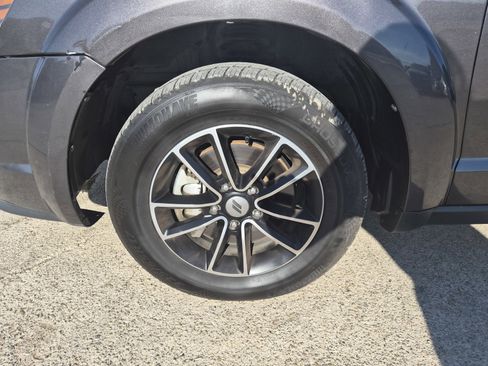 Used 2018 Dodge Journey SE w/ Popular Equipment Group image 12