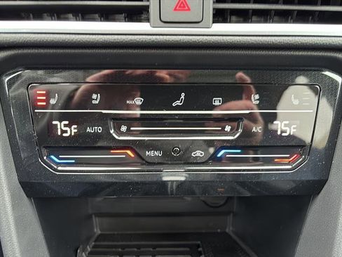 New 2025 Volkswagen Taos SEL image 22