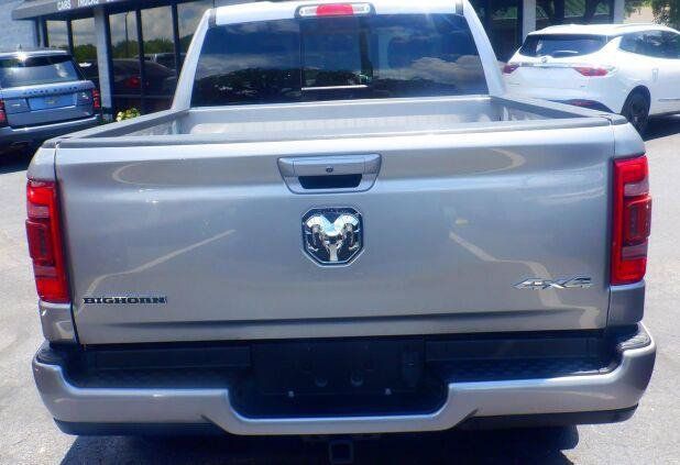 Used 2022 RAM 1500 Big Horn AWD/4WD image 3