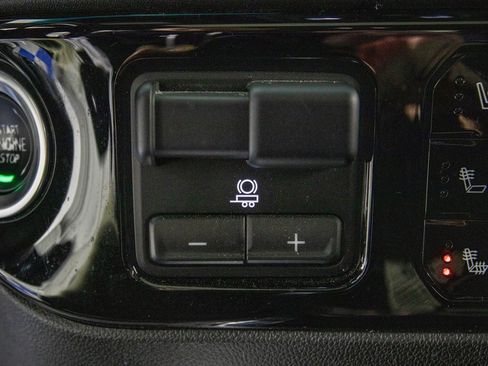 Used 2024 Chevrolet Silverado 2500 LTZ w/ LTZ Plus Package image 27