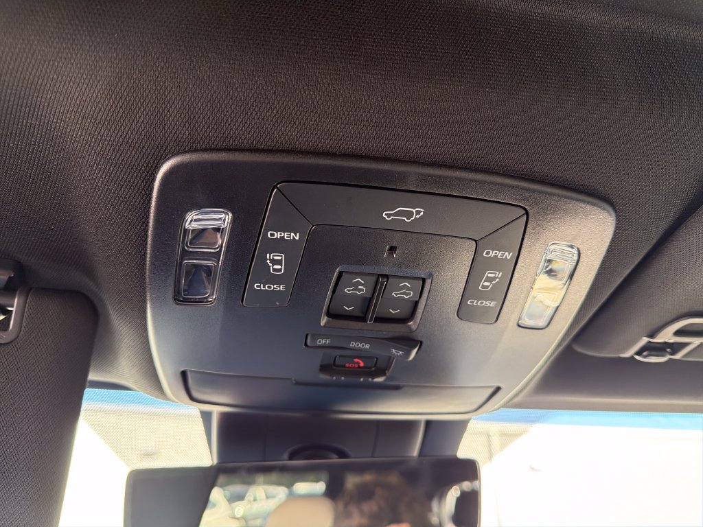 Used 2025 Toyota Sienna Platinum AWD/4WD image 26