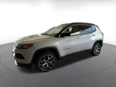 Used 2025 Jeep Compass Limited image 8
