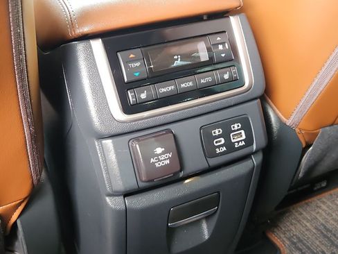 Used 2023 Subaru Ascent Touring AWD/4WD image 26