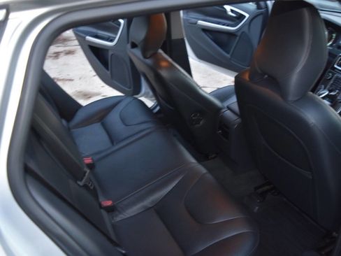 Used 2015 Volvo V60 T5 Premier image 30