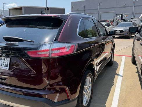 Used 2021 Ford Edge SEL w/ Convenience Package FWD image 4