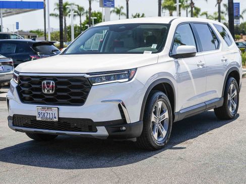 Used 2025 Honda Pilot EX-L image 6