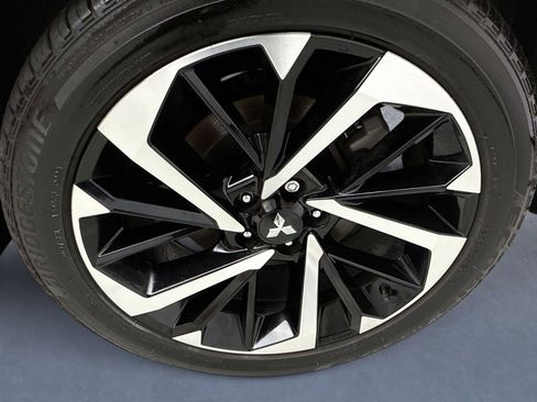 Used 2024 Mitsubishi Outlander SE Black Edition image 25