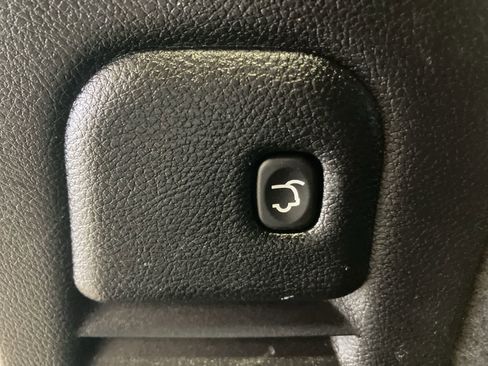 Used 2024 Dodge Durango R/T w/ Blacktop Package AWD/4WD image 28