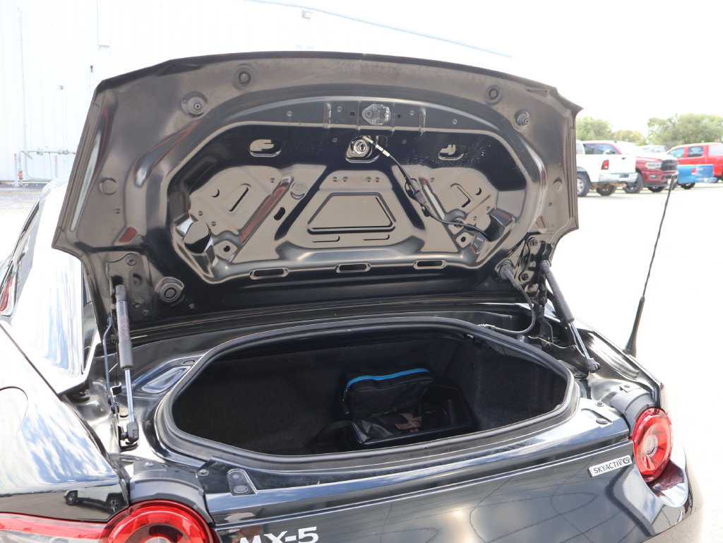 Used 2025 MAZDA MX-5 Miata RF Grand Touring RWD image 12