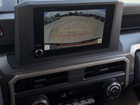 Used 2025 Toyota Tacoma TRD Off-Road image 18