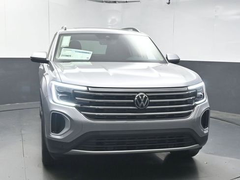 New 2026 Volkswagen Atlas SE FWD image 2
