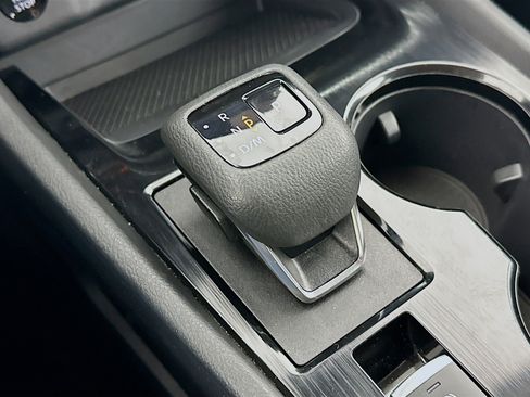 Used 2025 Nissan Rogue SV image 24