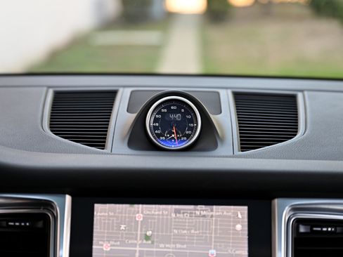 Used 2018 Porsche Macan Sport Edition AWD/4WD image 20