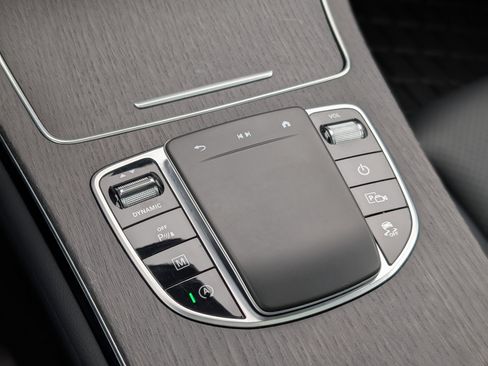 Used 2022 Mercedes-Benz GLC 300 4MATIC image 27