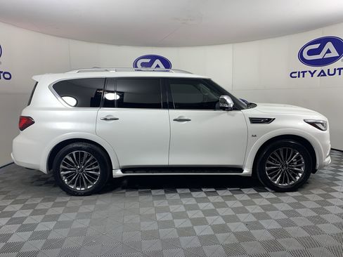 Used 2019 INFINITI QX80 Luxe w/ Proactive Package image 2
