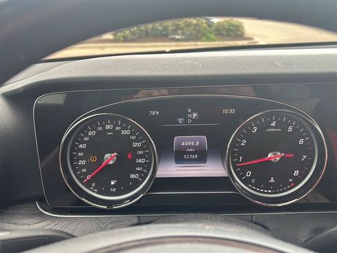 Used 2017 Mercedes-Benz E 300 4MATIC image 6