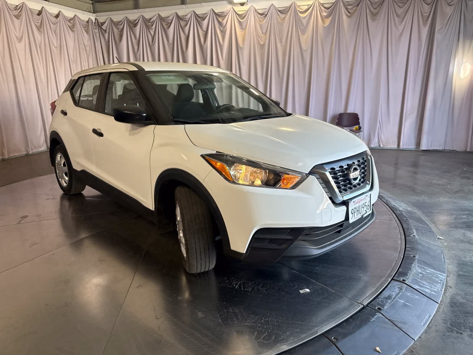 Used 2020 Nissan Kicks S FWD image 3