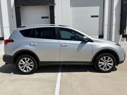 Used 2014 Toyota RAV4 Limited w/ Technology Package FWD image 3