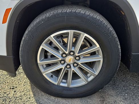 Used 2023 Chevrolet Traverse LT image 13