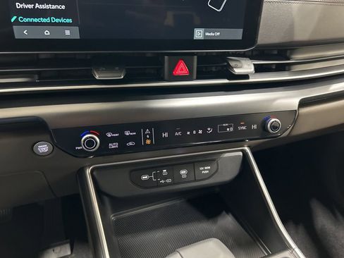 New 2026 Kia Carnival image 23