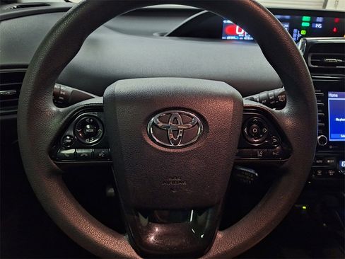 Used 2022 Toyota Prius LE image 19
