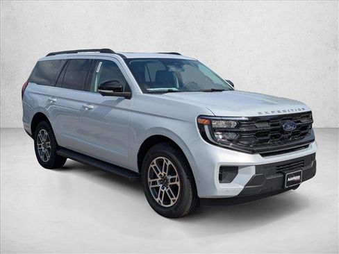 New 2025 Ford Expedition Active image 3