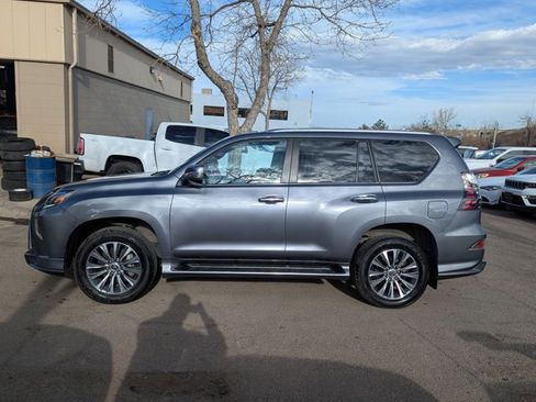 Used 2023 Lexus GX 460 Premium w/ Accessory Package image 7