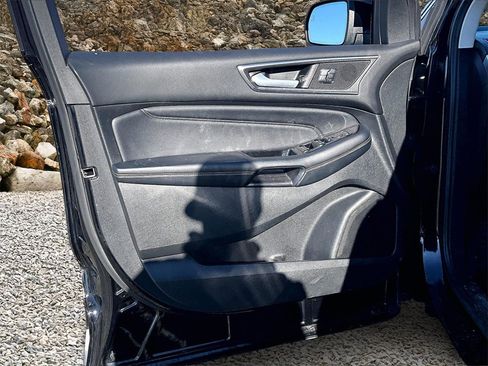 Used 2016 Ford Edge Titanium w/ Equipment Group 301A image 22