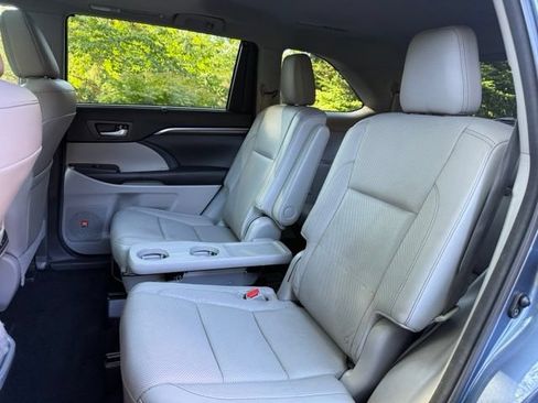 Used 2016 Toyota Highlander Limited AWD/4WD image 23