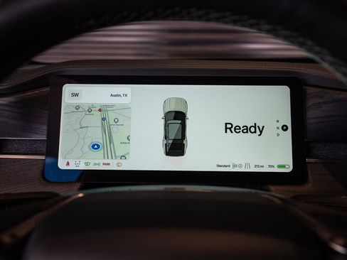 Used 2025 Rivian R1S Premium Dual AWD/4WD image 15