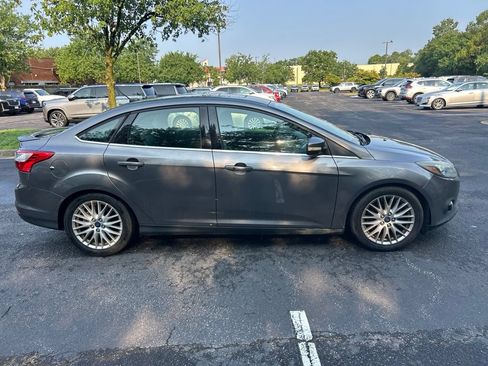 Used 2014 Ford Focus Titanium FWD image 2
