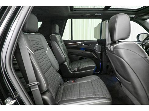 Used 2022 Cadillac Escalade Sport Platinum w/ Heavy-Duty Trailer Package image 18