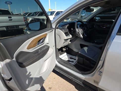 Used 2018 GMC Terrain SLE image 17