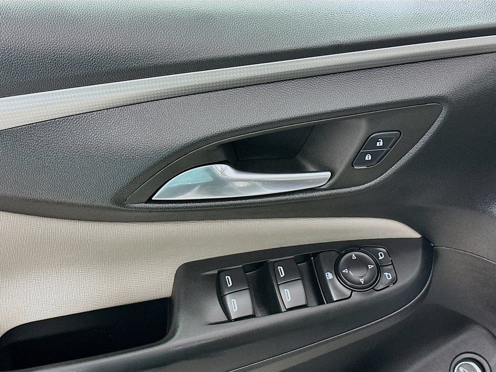 Used 2025 Buick Envista Avenir FWD image 21