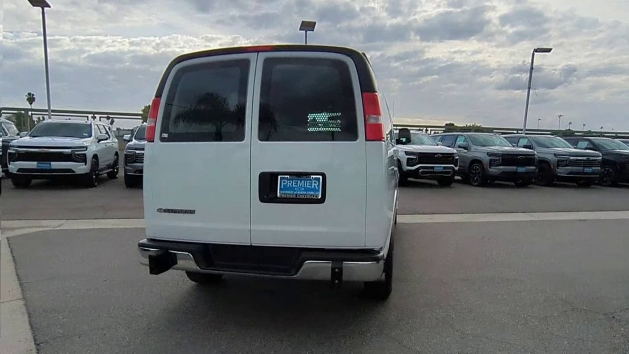 Used 2025 Chevrolet Express 2500 w/ Driver Convenience Package RWD image 7