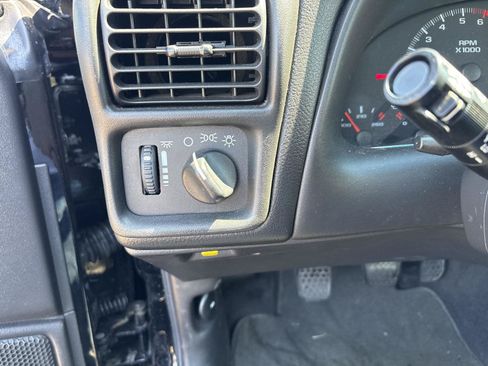 Used 2000 Chevrolet Camaro Z28 w/ SS Performance/Appearance Pkg RWD image 16