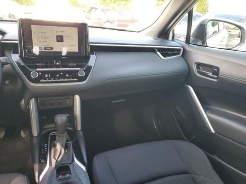 Used 2024 Toyota Corolla Cross AWD Hybrid image 16