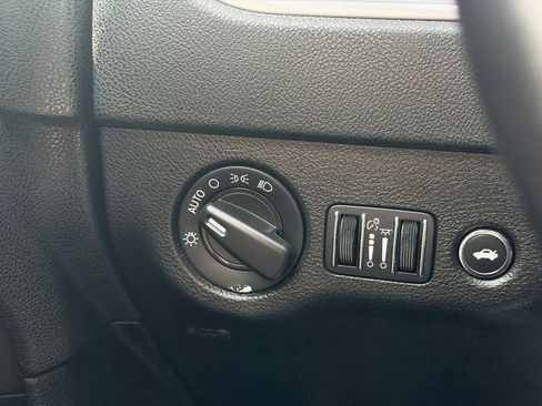Used 2023 Dodge Charger SXT RWD image 18