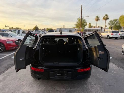 Used 2017 MINI Cooper Clubman FWD image 8
