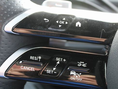 Certified 2024 Mercedes-Benz GLC 300 4MATIC image 29