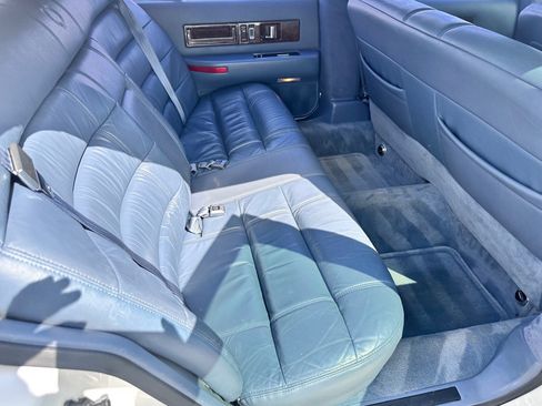 Used 1996 Cadillac Fleetwood Brougham image 9