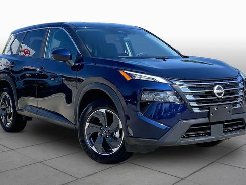 Used 2024 Nissan Rogue SV AWD/4WD image 3