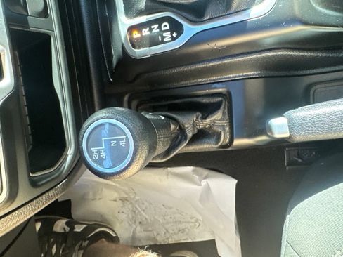 Used 2018 Jeep Wrangler Unlimited Sport S AWD/4WD image 34
