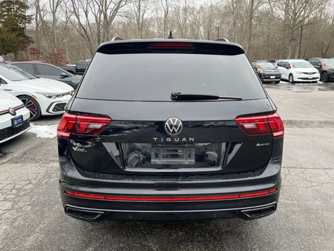 Certified 2022 Volkswagen Tiguan SE R-Line image 7
