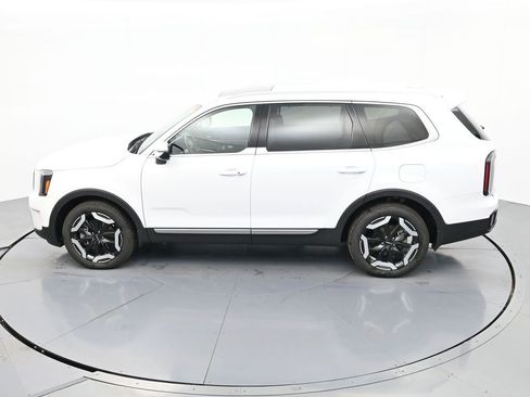 Used 2024 Kia Telluride EX w/ EX Captain's Chair Package image 29