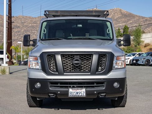 Used 2021 Nissan NV 3500 SL image 3